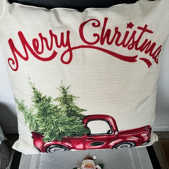 MERRY CHRISTMAS NWOT BURLAP MATERIAL DECOR PILLOW & METAL SANTA CLAUS ORNAMENT - Picture 1 of 17